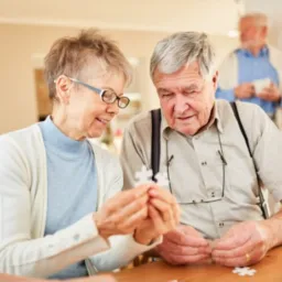 CUIDADOS COM PACIENTES COM ALZHEIMER