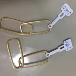 *Rifa De um Brinco de Ouro*