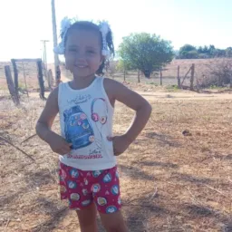 Rifa que se trata de um tratamento de duas meninas