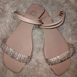 Sapatos sandália e roupas preço 5 10 único preço