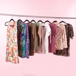 Vende-se roupas novas e usadas