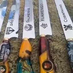 CR GRUPO DE FACAS ARTESANAL E CARRINHOS COLECIONÁVEIS