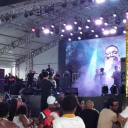 faxina e carrega eventos