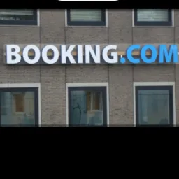 ZE HOTEL E APARTAMENTOS NO 40%