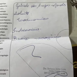 Quem poder estar ajudando minha prima fazer esses exames das pernas