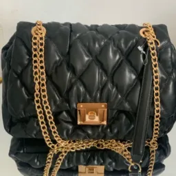 Bolsas, Pratas e maquiagens com 50%