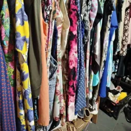 Venda e troca usados e novas roupas,sapatos ,bolsas etc m a
