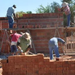 GRUPO DE PEDREIROS CONSTRUTORES EMPREITEIROS PINTORES E AUXILIARES EM AÇÃO CASTRO💪💪