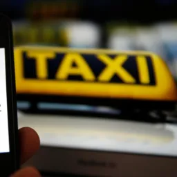 Táxi e Uber