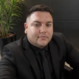 Leonardo pontes empregos