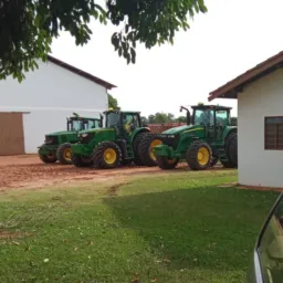 Serviço de máquinas e vendas fazenda máquinas gado