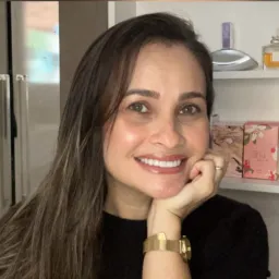 MÔNICA CONSULTORA MULTIMARCAS