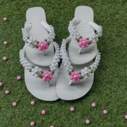 Altamira: faço sandália de missangas por encomenda.entra no grupo.❤️😍