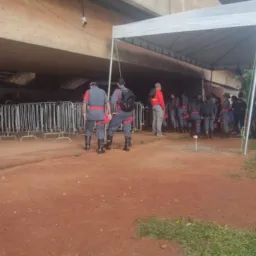 Estacionamento Serra Dourada Cláudio Israel eventos dia 31 das 20:00 a 8 horas da manhã