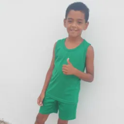 Baza em prol de ajuda Wesley a fazer sua ressonância