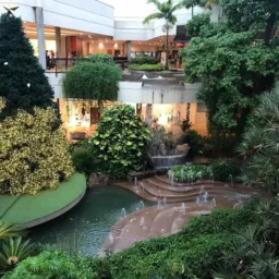 Shopping e Galeria Colorado Oeste