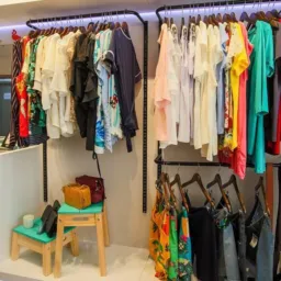 ATACADO & VAREJO DE ROUPAS S.C.C