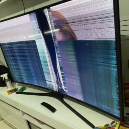 CELULAR E TVS COM DEFEITO
