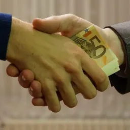 AQUI TEM VENDAS SMG