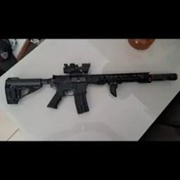 CM16 COMBAT MACHINE G&G MODIFICADA PARA DMR + ACOQ + SUPRESSOR