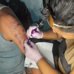 Grupo tatuagem