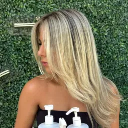 "Transforme seu cabelo, transforme seu look. Dicas e cuidados com você!"
