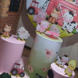Aluguel de painel e brinquedos de aniversário