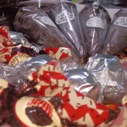 MARY'CAKES Trufas, bolos e delícias do dia