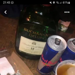 Tudo bebedo😂😂