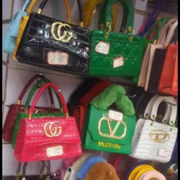 Compras & Vendas Com a Francisca 🧳👗👔👛🕶️👟