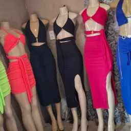 Chay moda feminina e masculino