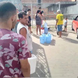 Protesto : queremos água.