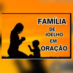 Família de joelho em oração 🙇‍♀️