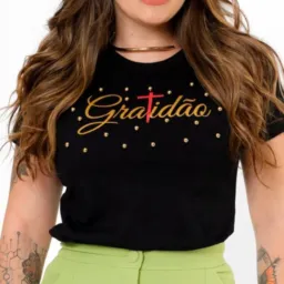 Ropas femininas na promoção