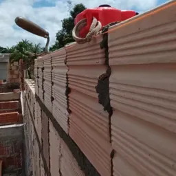Só construção