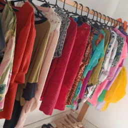 Brechó das Amigas , somente roupas e calçados bolsas 🎒👜💼🥾👢🩴👠👟🕶️📿🧥👗👔