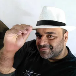 Júnior Reis Cantor Oficial (87) 99115-4436