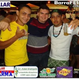 Grupo do cartela a primeira vez na praia 🤣