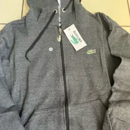 Líquida roupa masculina