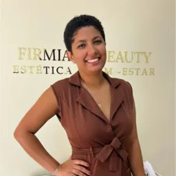 Stefany nail designer